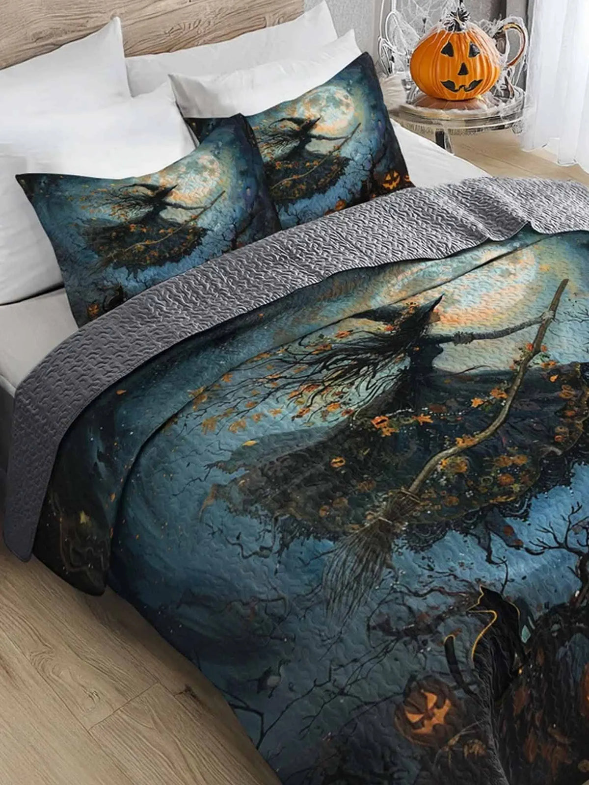 Flying Witch Moonlit Pumpkin Halloween Quilted 3‐Piece Bedding Set