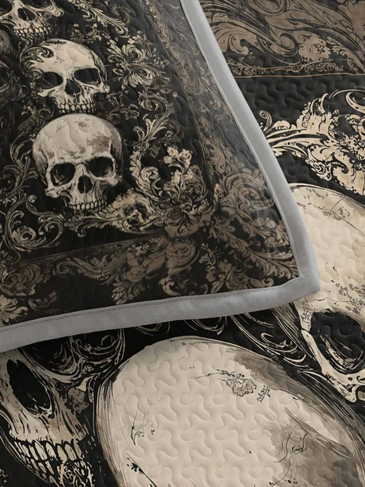 Vintage Gothic Skull Damask Scroll Quilted 3‐Piece Bedding Set