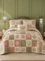 Vintage Floral Patchwork Quilted 3-Piece Bedding Set – Luxury Quilted Bedding with Matching Pillow Shams